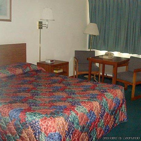 Anderson Chesterfield Travel Inn Daleville Pokój zdjęcie